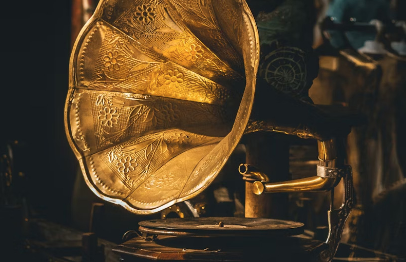 手工羽毛扇網(wǎng)站如何憑借傳統(tǒng)工藝傳承擴(kuò)大流量？同行都是怎么做的？