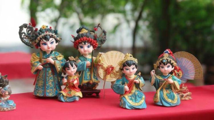 手工羽毛扇網(wǎng)站如何憑借傳統(tǒng)工藝傳承擴(kuò)大流量？同行都是怎么做的？