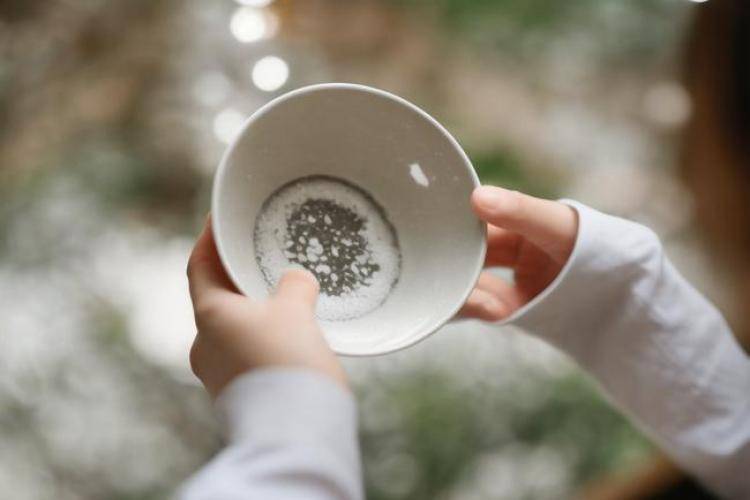 手工羽毛扇網(wǎng)站如何憑借傳統(tǒng)工藝傳承擴(kuò)大流量？同行都是怎么做的？